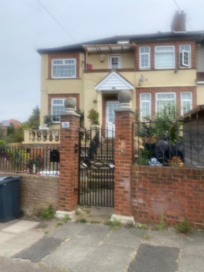Big Home In London, Forest Hill ภายนอก รูปภาพ